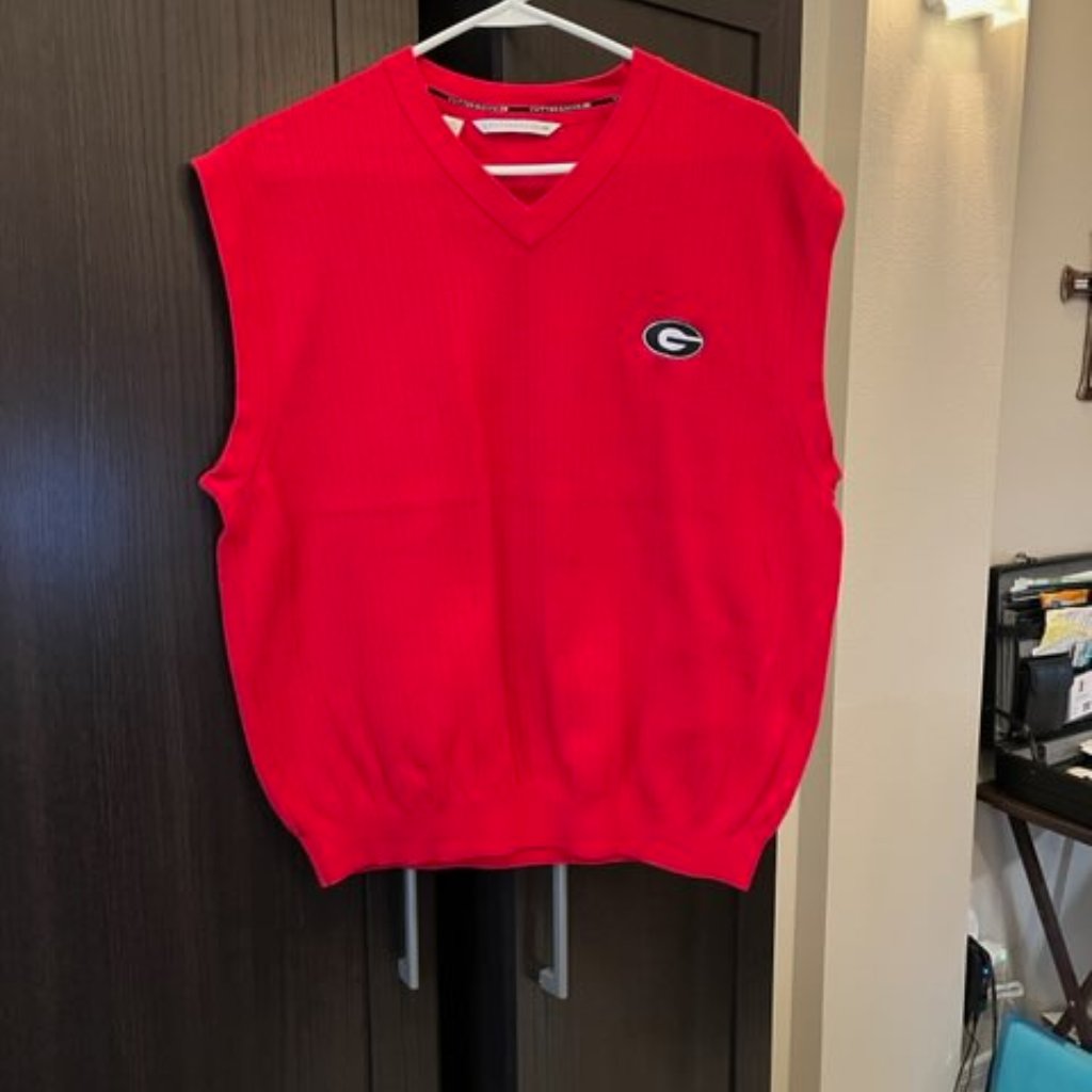 Georgia Cutter & Buck Red Sweater Vest Sz. Large Go Dawgs!